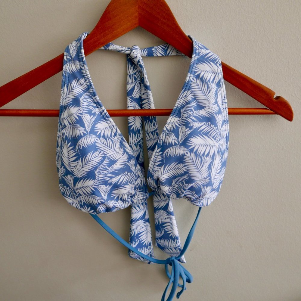 Sassa two piece swim suit blue white palms size M
